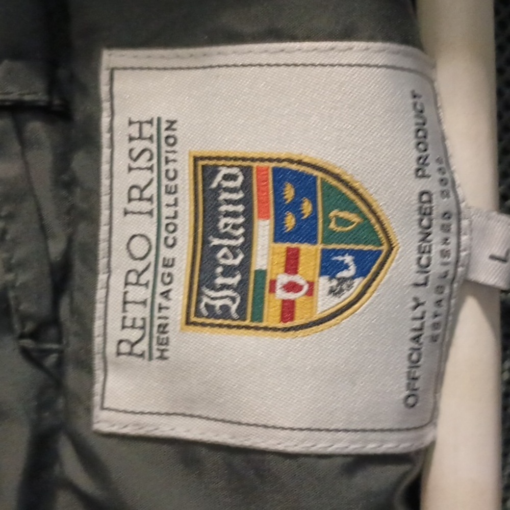 Windbreaker - Picture 4 of 6